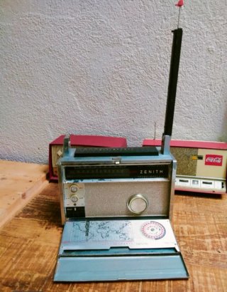 Radio Antigua Zenith Trans-Oceanic 3000-1