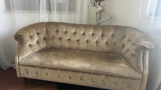 Divano Chesterfield in Velluto Oro