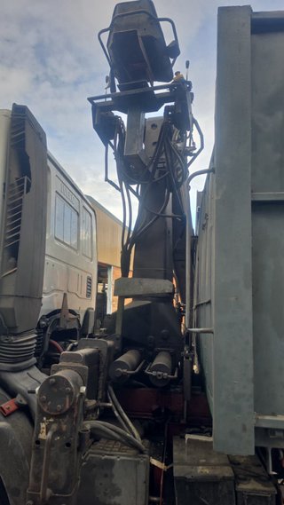 Camion chatarrero