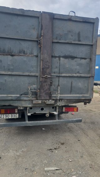 Camion chatarrero