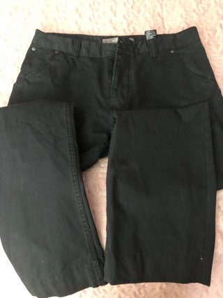 Pantalones Negros Básicos
