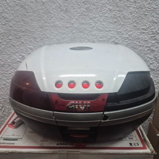 Baul 46 litros Givi MonoKey blanco con Soporte.