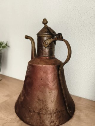 Tetera de cobre antigua