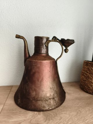 Tetera de cobre antigua