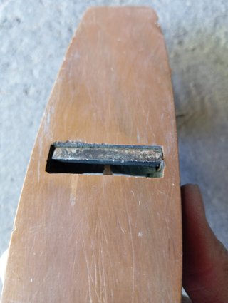 Cepillo carpintero de madera antiguo