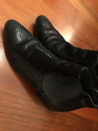 Botín piel efecto serpiente