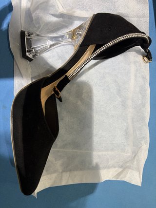 Zapatos de tacón negros con brillos