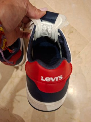 Zapatillas Levi's Blancas T.39