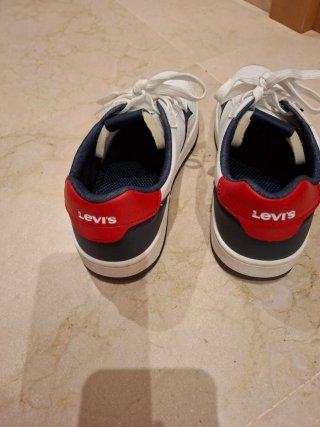 Zapatillas Levi's Blancas T.39
