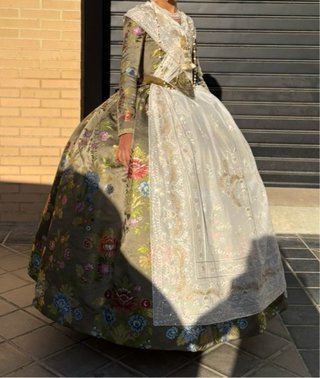 Traje de fallera verde floral