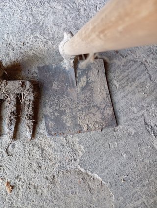 2 Xapo y rastrillo de jardín