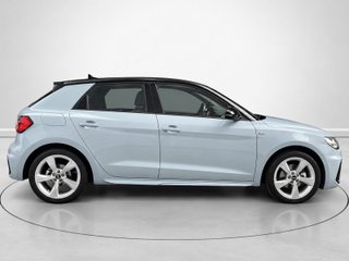 Audi A1 Sportback Adrenalin Black edition 30 TFSI 81 kW (110 CV) S tronic