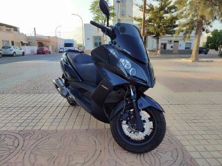 Kymco Super Dink 300i tomo scooter 125cc