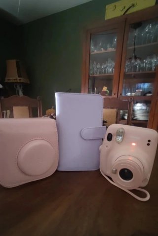 Cámara Fujifilm Instax Mini 11 + Funda Rosa