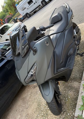 Yamaha T-max 560