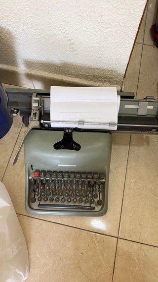 Máquina de escribir antigua