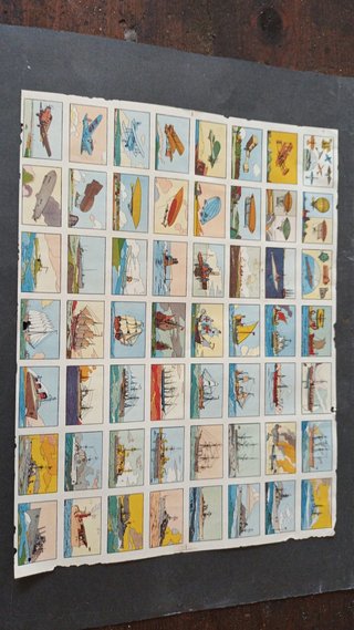 Lámina con 56 Cromos Antiguos de Barcos y Aviones