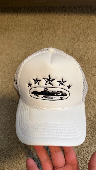 Gorra blanca de corteiz sin usar