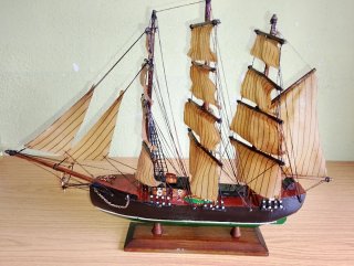 Maqueta de Fragata de Madera
