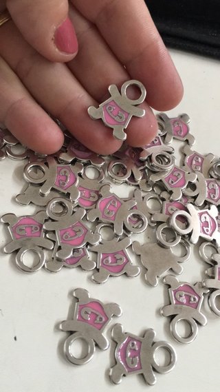 Lote 44 Colgantes Dijes Bebé Pañal Rosa Zamak