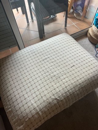 Reposapiés con almacenaje Ikea
