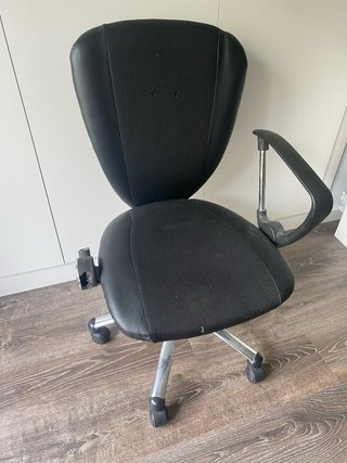 Silla de oficina negra