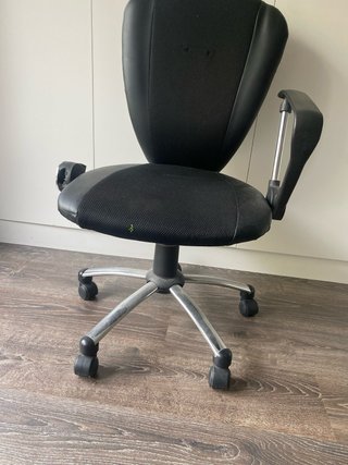 Silla de oficina negra
