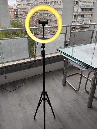 Trípode con Aro de Luz