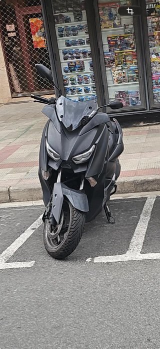Yamaha XMAX 300