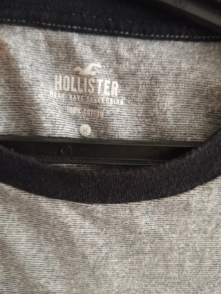 Camiseta Hollister Gris y Negra