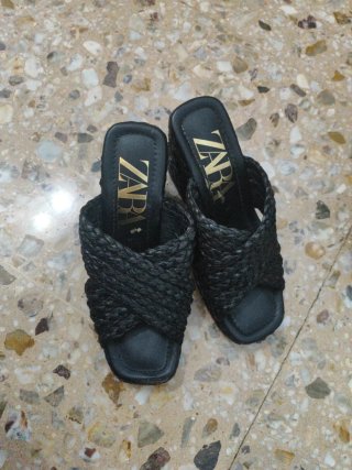 Sandalias Zara negras talla 37