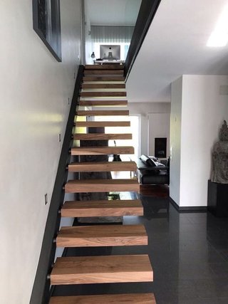 Escaleras hierro y madera