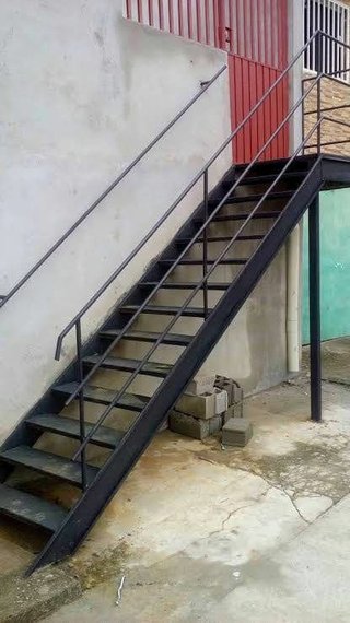 Escaleras hierro y madera