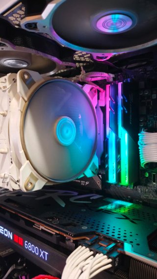 Combo Ryzen 5600X + Disipador + X570 + 16GB RAM
