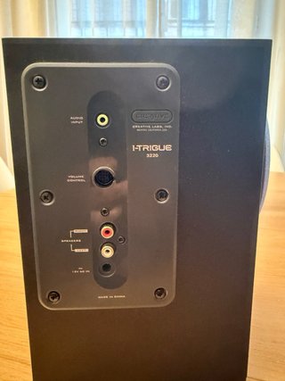 Altavoces PC Creative 2.1 con Subwoofer