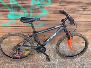 Bicicleta B'Twin Rockrider 700 shimano junior.