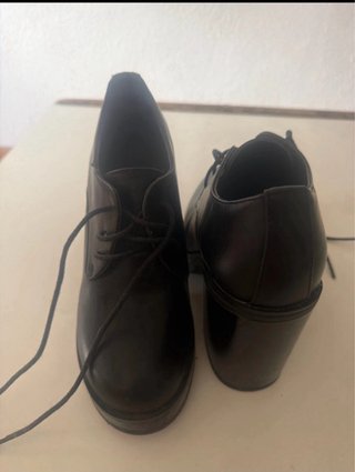 Zapatos de Tacón Negros con Cordones