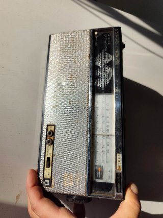 Radio Portatile Vintage Sanyo 3 Band