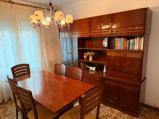 Mueble comedor vintage madera + mesa y sillas