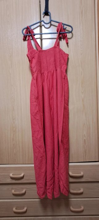 Mono rojo elegante talla M