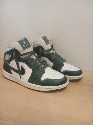 Zapatillas Jordan Verde y Blanco