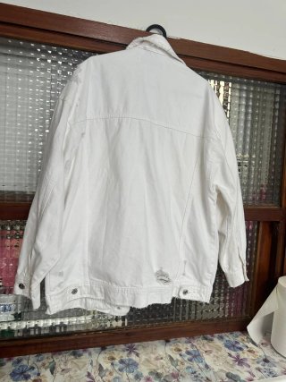 Cazadora vaquera blanca Zara