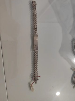 Pulsera de plata con placa