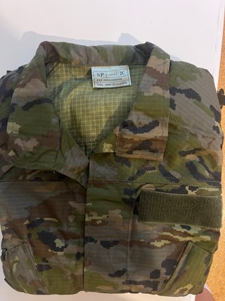 Traje militar boscoso pixelado SP Talla 2C