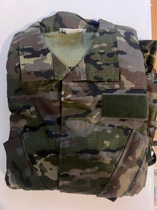 Traje militar pixelado boscoso 1N