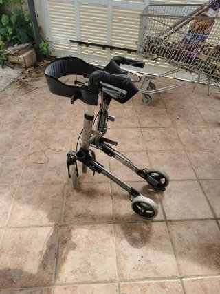 Andador Plegable con Asiento