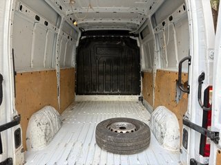Nissan NV400 2022