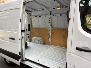 Nissan NV400 2022