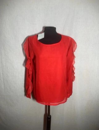 Blusa Roja con Volantes