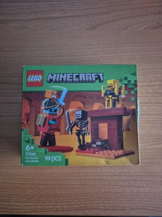 LEGO Minecraft 21266 The Nether Lava Battle